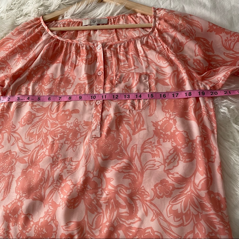 LOFT • Silky Pink and White Blouse - Picture 3 of 8